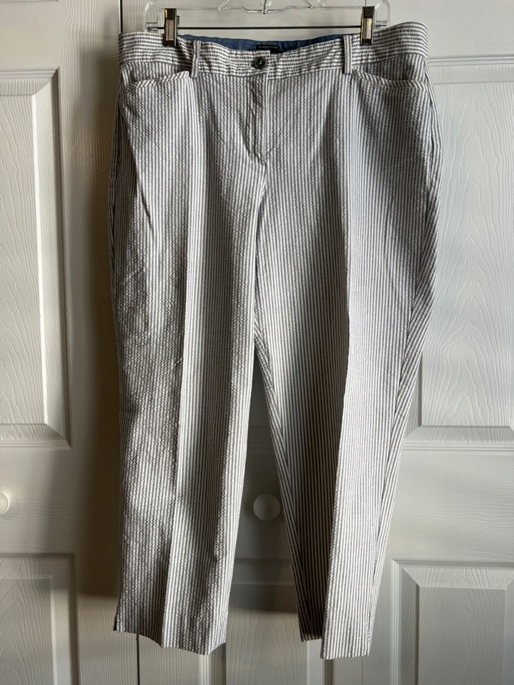 Talbots Perfect Cropped Curvy White/Blue Seersucker Cropped 4 Pocket Pants Sz 14